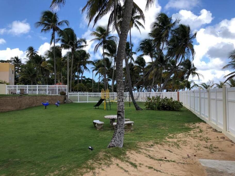 1St Level Unit Steps To Beach- Cold Air Conditioner At Poza Del Mar Luquillo Extérieur photo